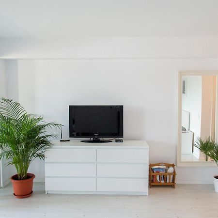 Airport Residence - 5 Mins From Airport Otopeni Extérieur photo